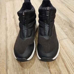 The North Face Women's Black Zip-Up Sneakers